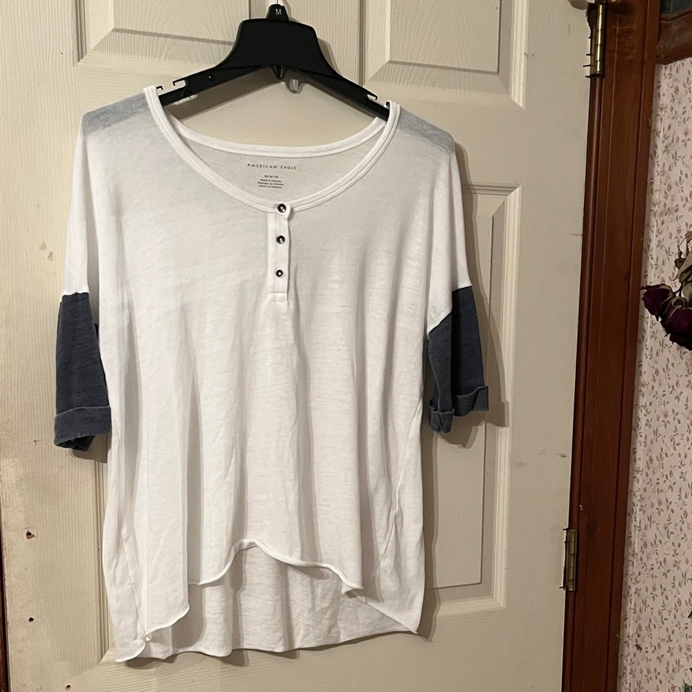 American Eagle Outfitters White and Blue Long Sleeve Tee